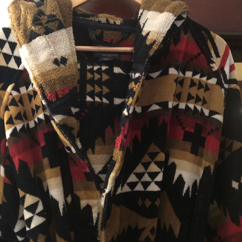 Pendleton iconic Aztec Pattern cotton Terry robe — Black, Brown, Red, Cream - Picture 4 of 5